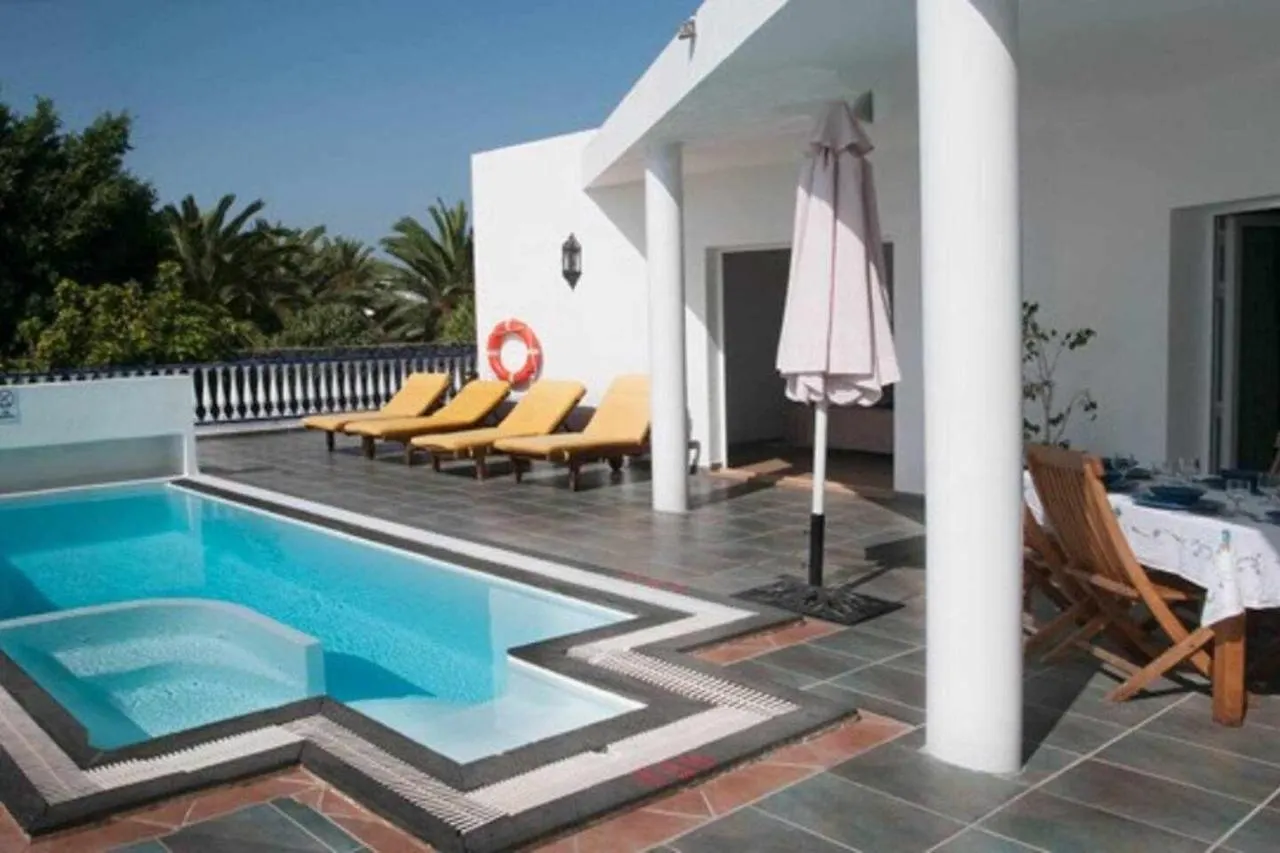 Villas del Mar Viña y Cabrera Puerto Calero